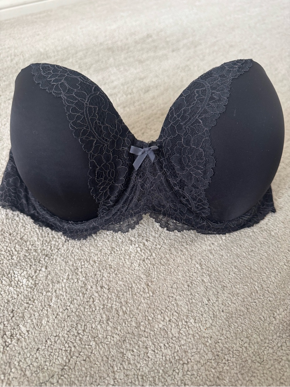 Victoria's Secret Black Lace Dream Angels strapless bra